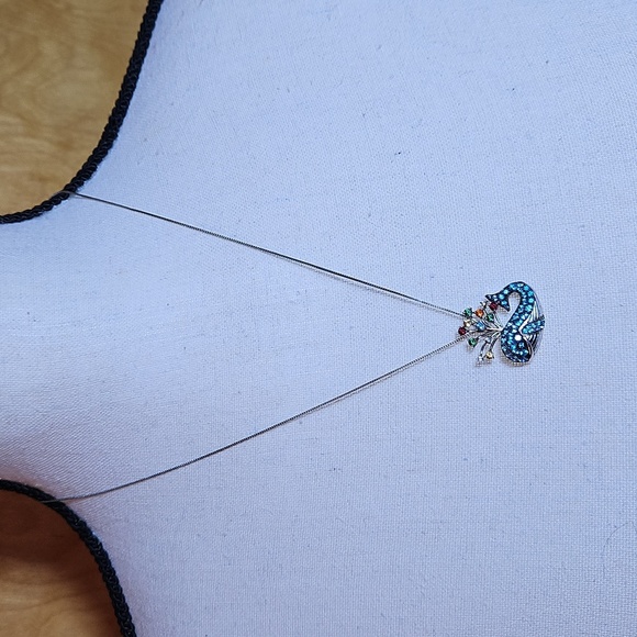 Sterling Silver Whale Pendant Genuine Topaz Stones w/20.5" Box Chain - Picture 3 of 11